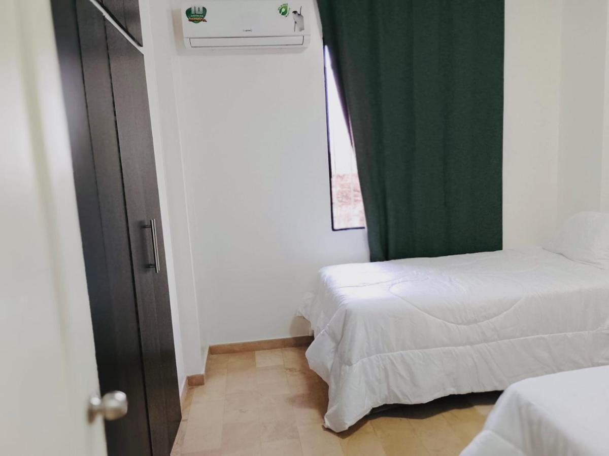 Large 2-Bedroom Apartment, Close To The American Consulate Guayaquil Buitenkant foto